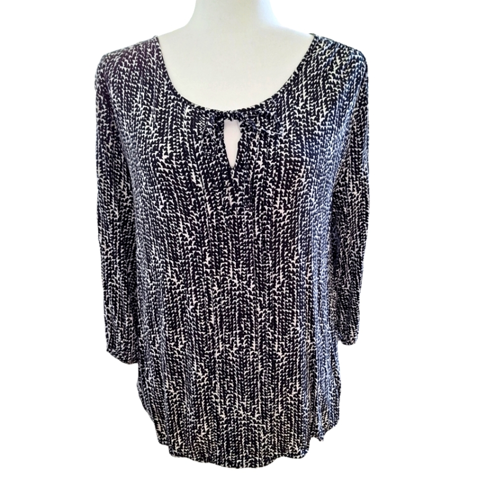 Ann Taylor Black and White Rayon Lyocell Modal Knit Keyhole Neckline Top szM